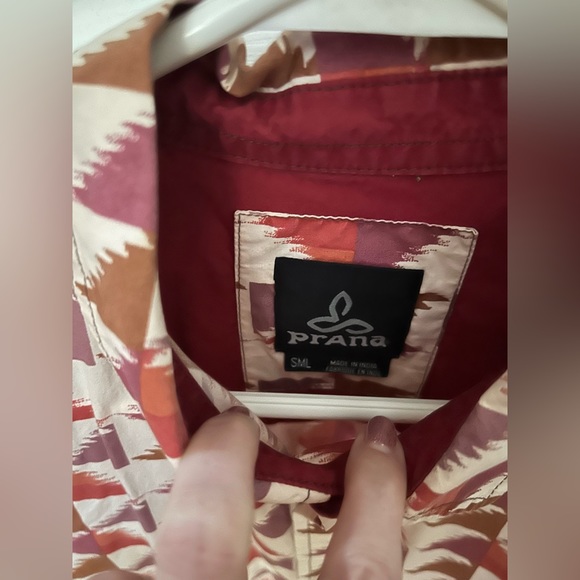 Mens Prana Short-Sleeve Button Up Shirt Triangle Print Small - Picture 3 of 9